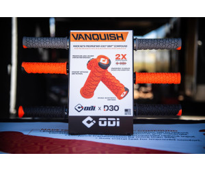 Гріпси ODI Vanquish, v2.1 Lock-On ,MTB , Closed End 
